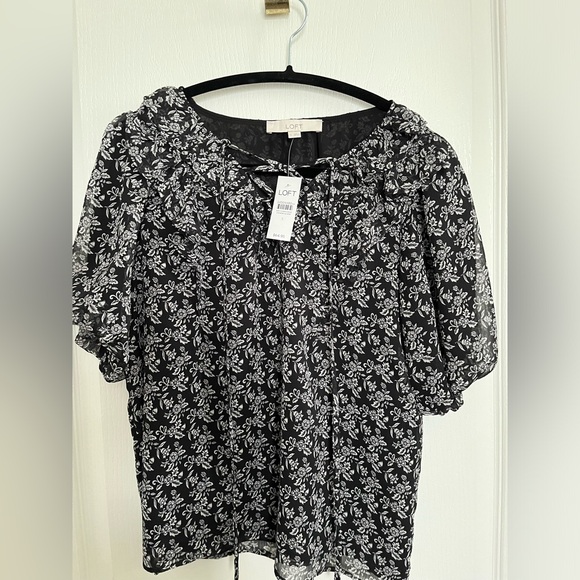 LOFT Tops - Loft puff sleeve blouse S